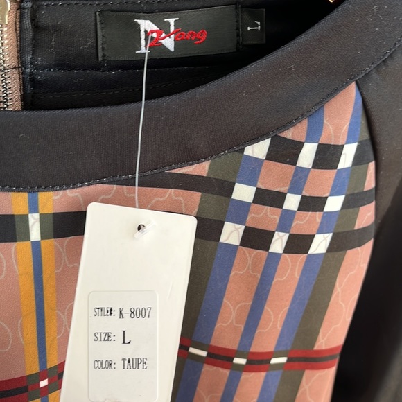 Nancy Zhang designer, new top size large - Picture 3 of 5